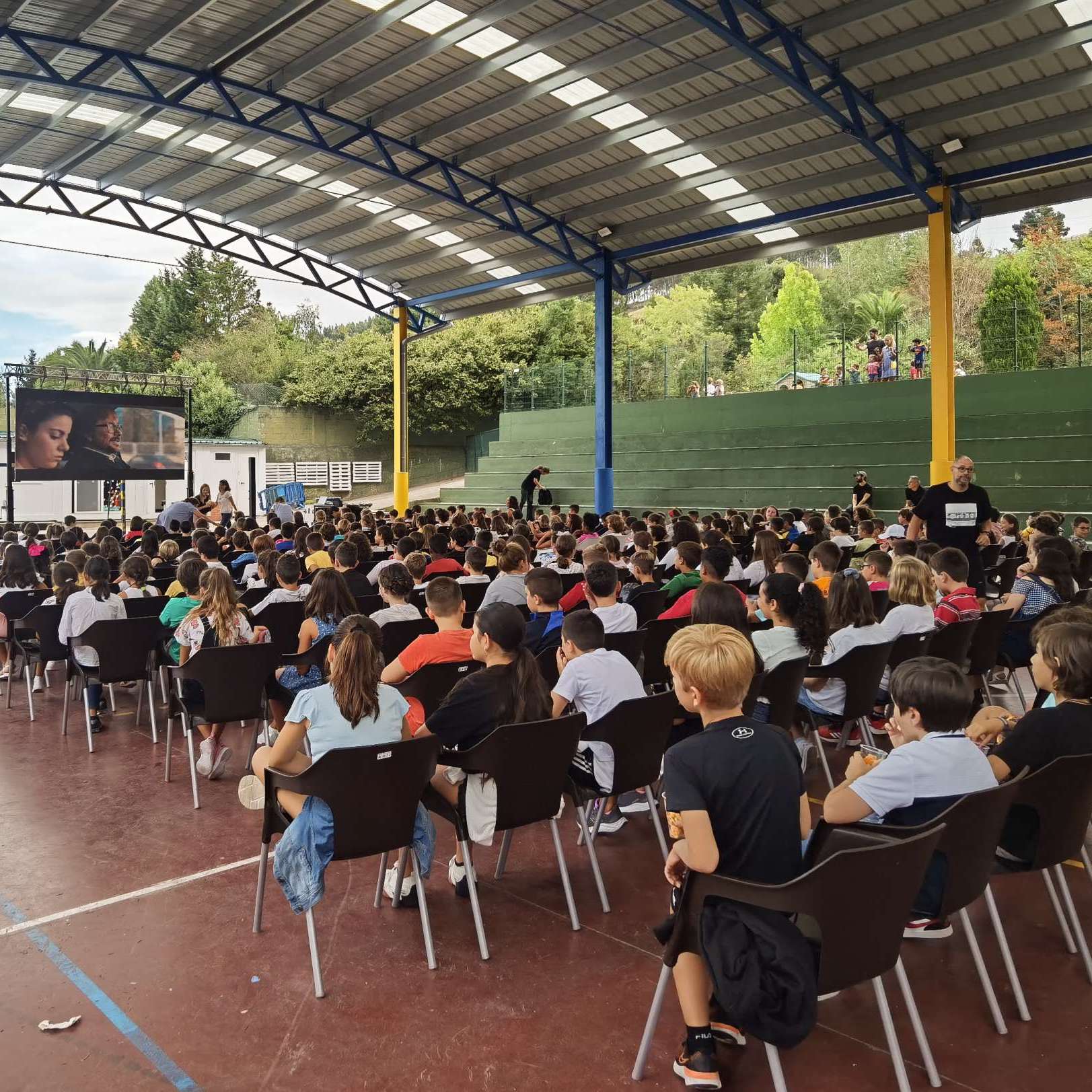 cine en pista cubierta colegio el salvador